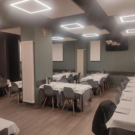 Grazioso Bilocale A 100 Mt Dalla Metropolitana Sesto San Giovanni Luaran gambar