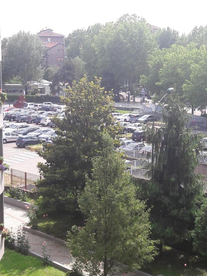 Grazioso Bilocale A 100 Mt Dalla Metropolitana Sesto San Giovanni Luaran gambar