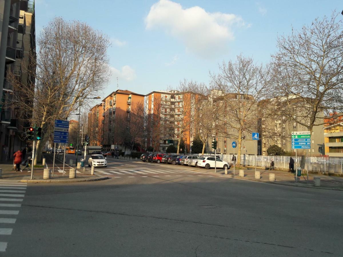 Grazioso Bilocale A 100 Mt Dalla Metropolitana Sesto San Giovanni Luaran gambar