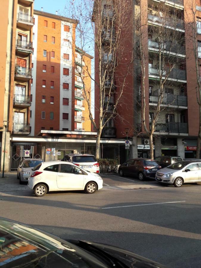 Grazioso Bilocale A 100 Mt Dalla Metropolitana Sesto San Giovanni Luaran gambar