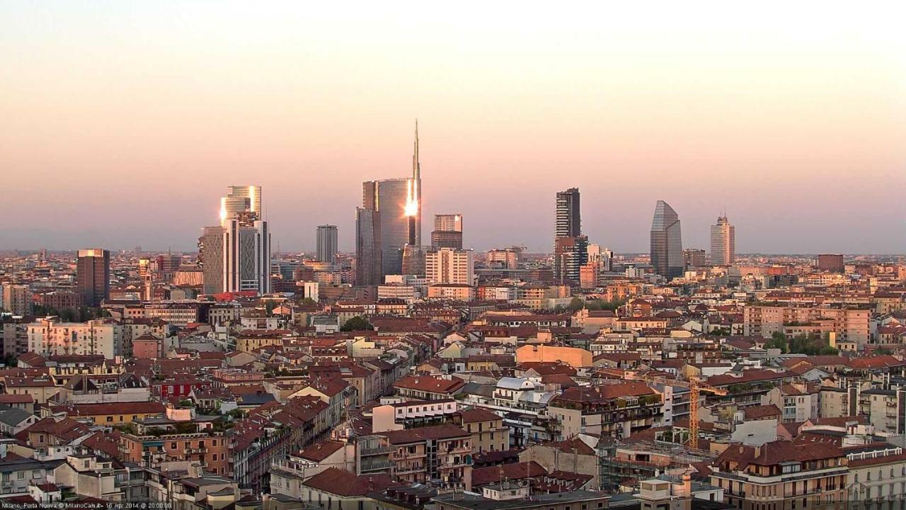 Grazioso Bilocale A 100 Mt Dalla Metropolitana Sesto San Giovanni Luaran gambar